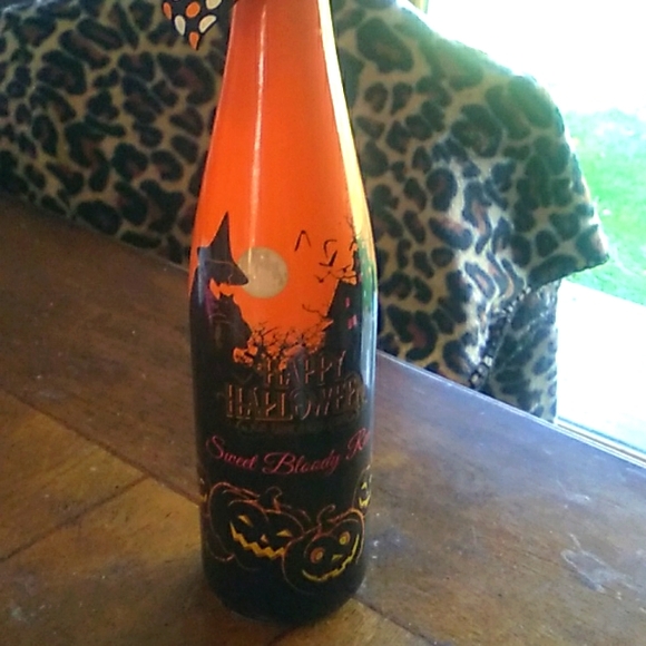 Light up decorated halloween wine bottle decor - Picture 3 of 5